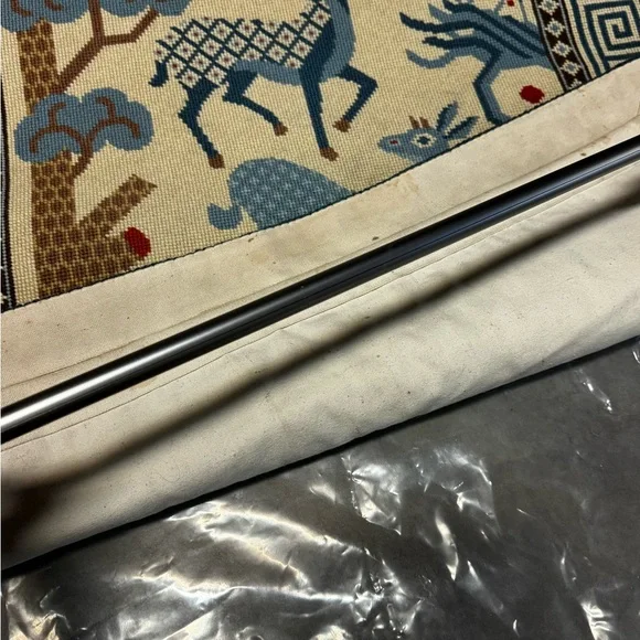 6' Gorgeous Vintage Needlepoint Tapestry - Picture 6 of 7